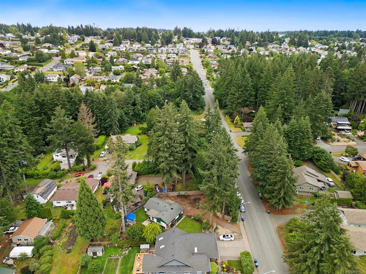1568 E 10th Street, Courtenay, BC, V9N 7Z2 - 17