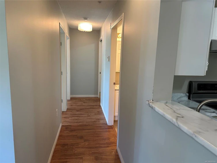 103-2045 Carrick Street, Oak Bay, BC, V8R 2M5 - 9