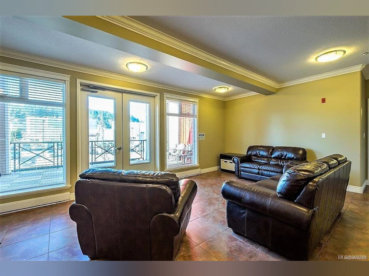 438 Wakesiah Avenue, Nanaimo, BC, V9R 3K8 - 7
