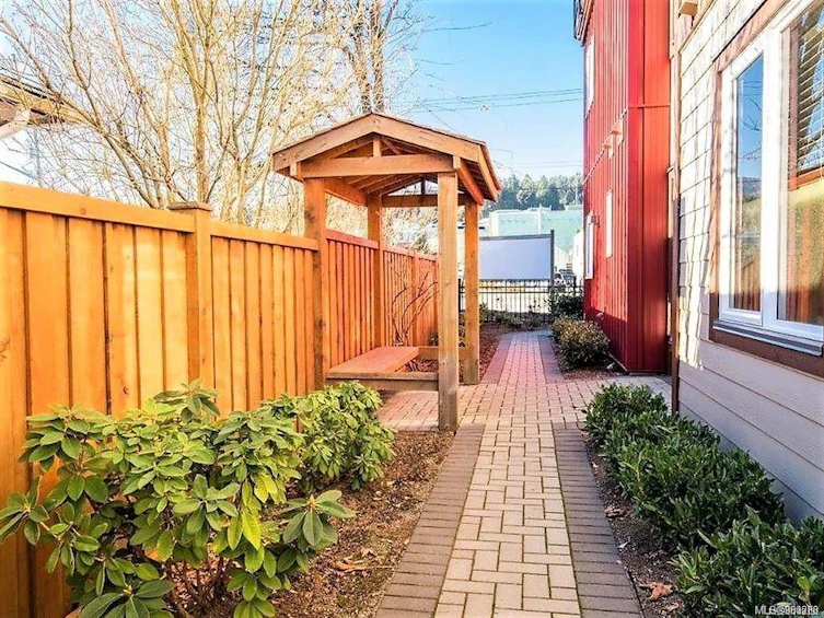 438 Wakesiah Avenue, Nanaimo, BC, V9R 3K8 - 14