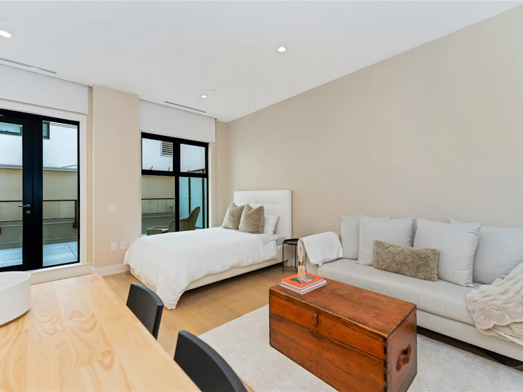 314-521 Courtney Street, Victoria, BC, V8W 0G6 - 2