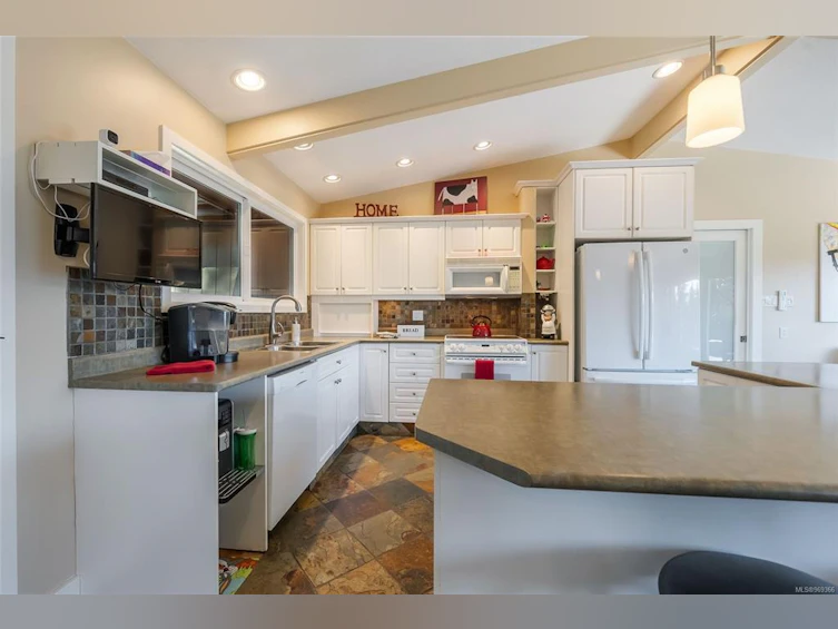 2367 Marine Drive, Nanoose, BC, V9P 9G1 - 11