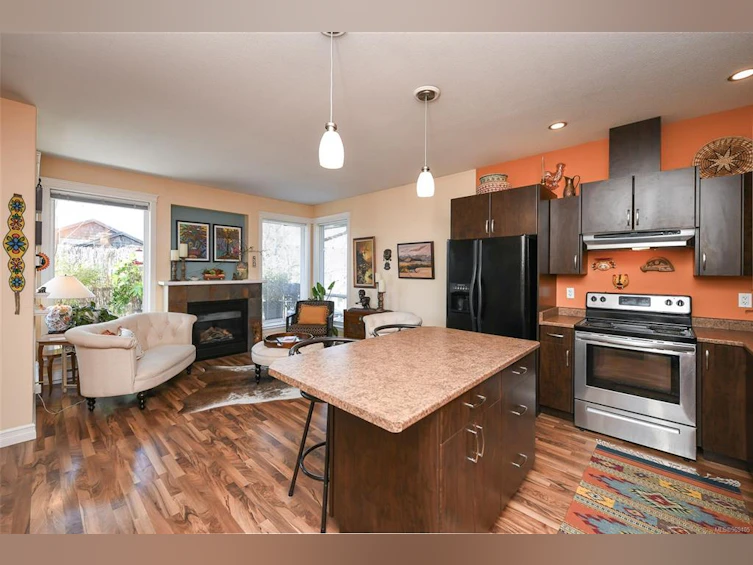 B-751 9th Street, Courtenay, BC, V9N 1P1 - 2