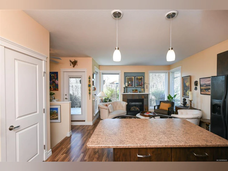 B-751 9th Street, Courtenay, BC, V9N 1P1 - 5