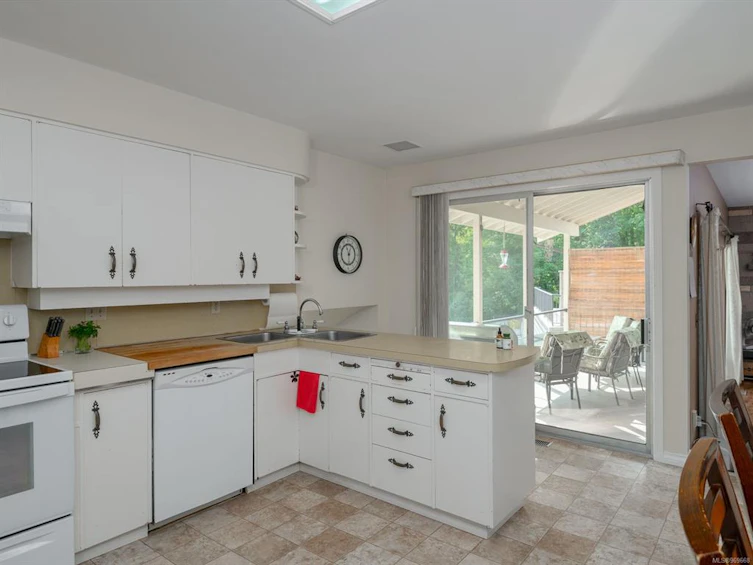 8668 Stirling Arm Drive, Port Alberni, BC, V9Y 9E2 - 11