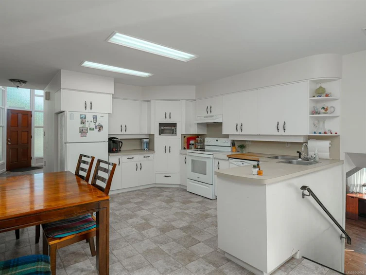 8668 Stirling Arm Drive, Port Alberni, BC, V9Y 9E2 - 12