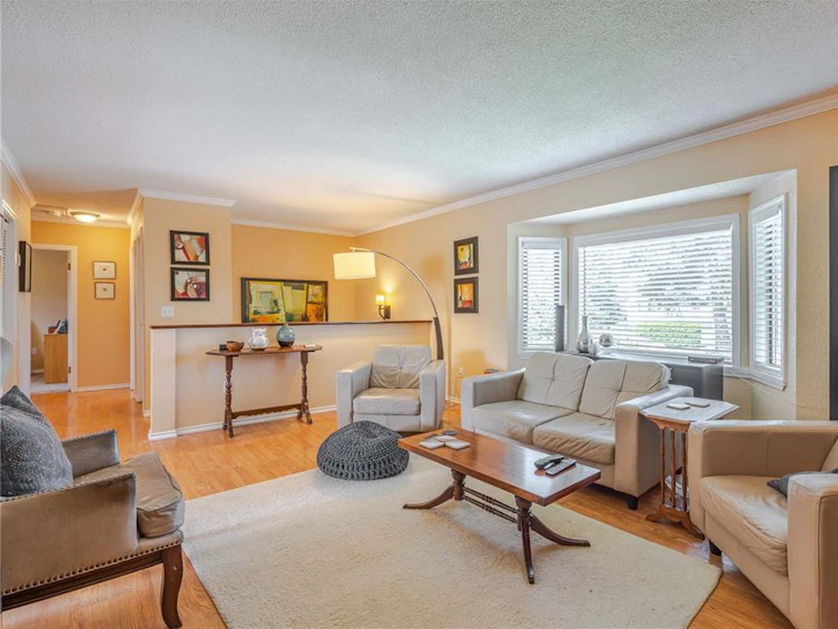 589 Kay Street, Saanich, BC, V8Z 2L5 - 8