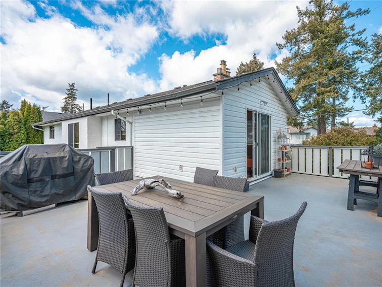 589 Kay Street, Saanich, BC, V8Z 2L5 - 18