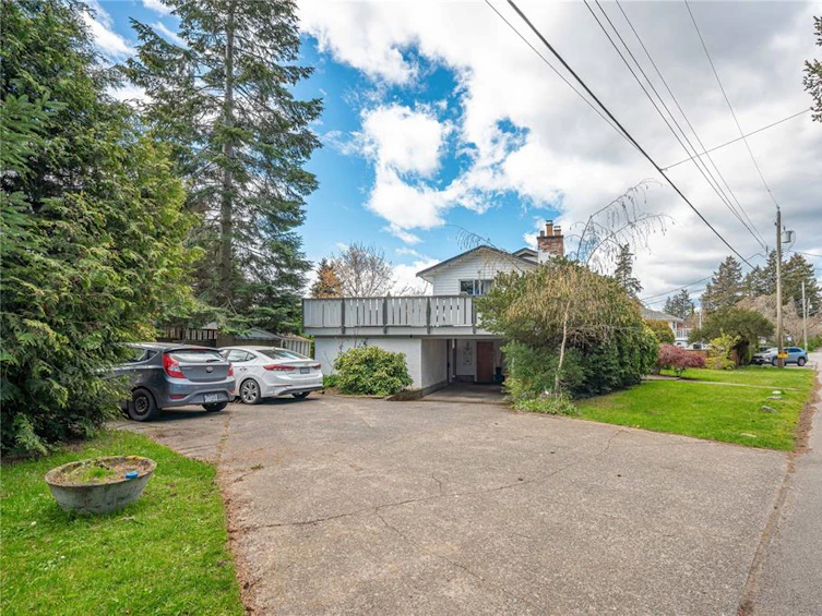 589 Kay Street, Saanich, BC, V8Z 2L5 - 32