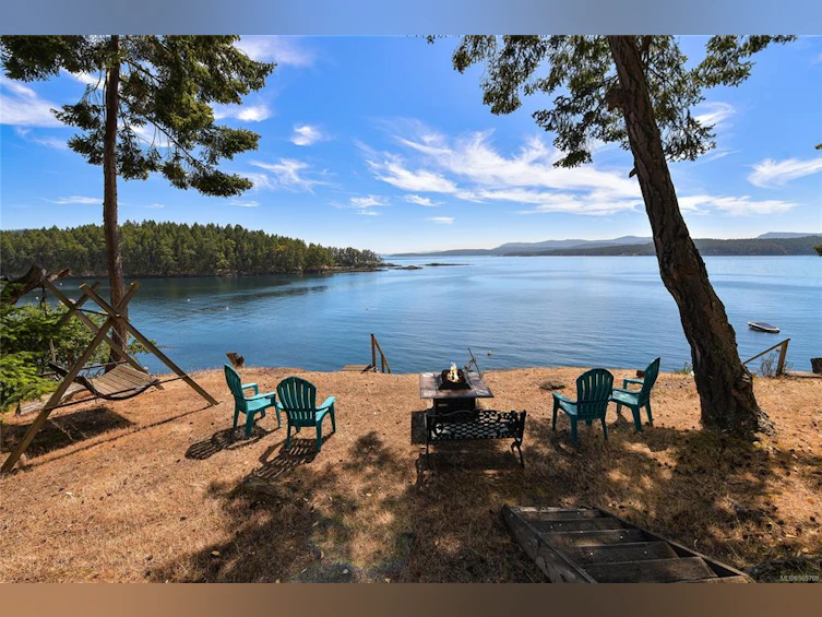 222 Spinnaker Drive, Mayne Island, BC, V0N 2J2