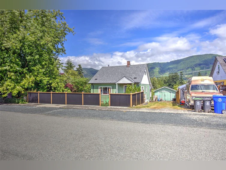 29 Arbutus Street, Lake Cowichan, BC, V0R 2G0 - 35
