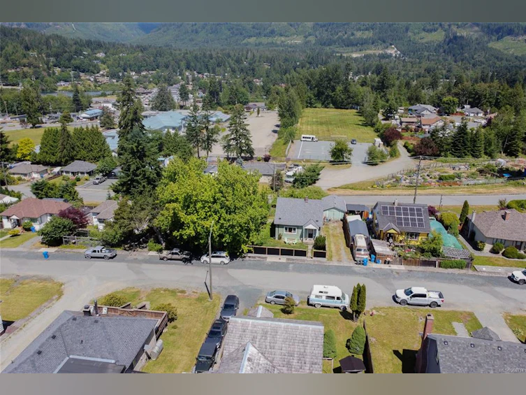 29 Arbutus Street, Lake Cowichan, BC, V0R 2G0 - 43