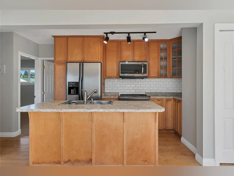 1000 Elm Street, Campbell River, BC, V9W 3A1 - 4