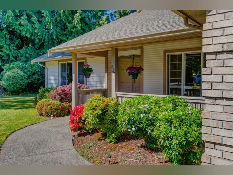 637 Maple Street, Qualicum Beach, BC, V9K 1J3 - 11