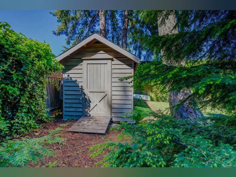 637 Maple Street, Qualicum Beach, BC, V9K 1J3 - 17