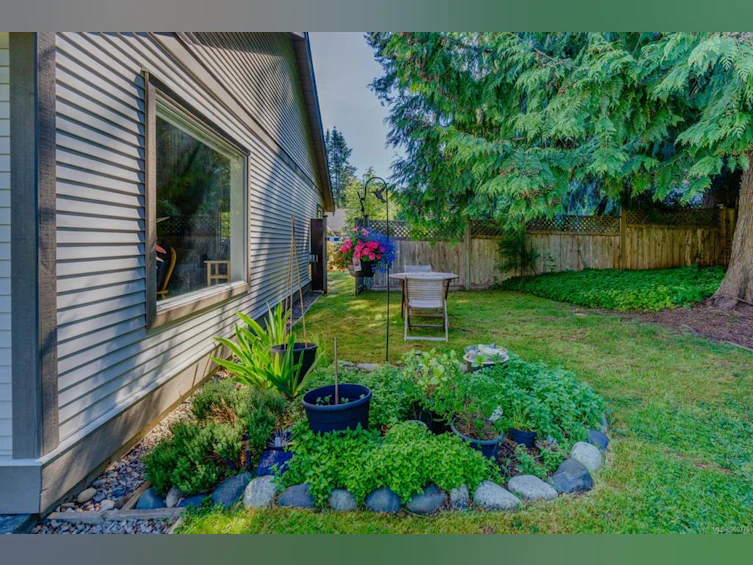 637 Maple Street, Qualicum Beach, BC, V9K 1J3 - 24