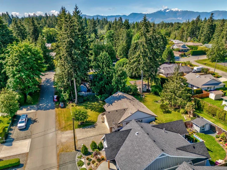 637 Maple Street, Qualicum Beach, BC, V9K 1J3 - 48