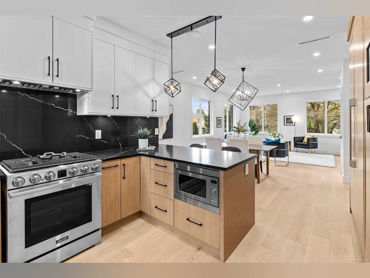 931 Redfern Street, Victoria, BC, V8S 4E7 - 16