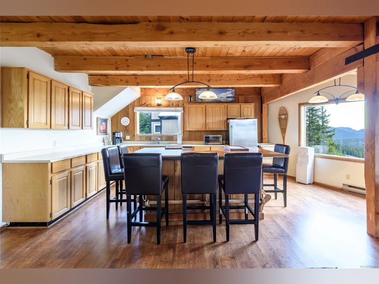 805 Jutland Terrace, Courtenay, BC, V9J 1L0 - 8