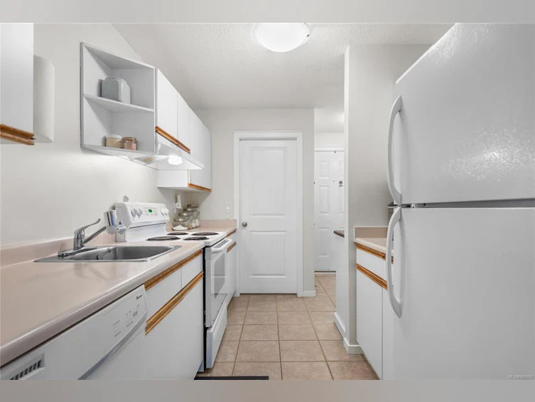 205-3089 Barons Road, Nanaimo, BC, V9T 3Y6 - 8