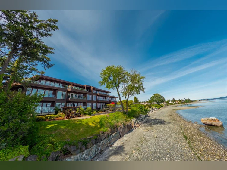 101-9115 Lochside Drive, North Saanich, BC, V8L 1N1