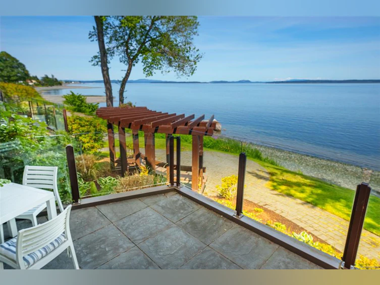 101-9115 Lochside Drive, North Saanich, BC, V8L 1N1 - 4