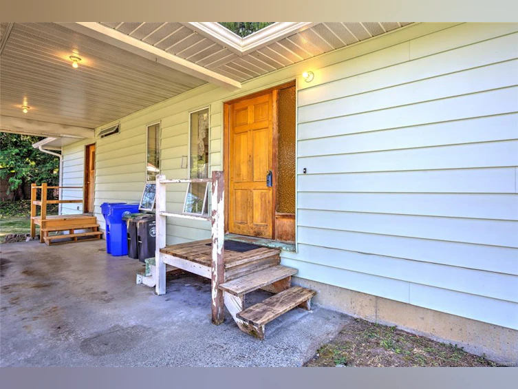 156 Sahtlam Avenue, Lake Cowichan, BC, V0R 2G0 - 4