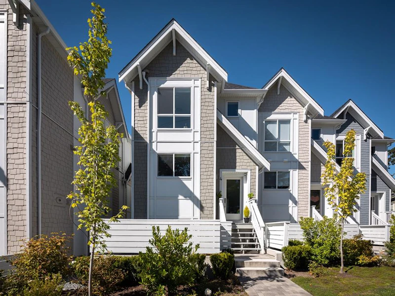 4 - 1032 Cloverdale Avenue, Saanich BC