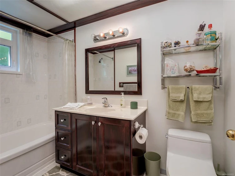 4886 West Saanich Road, Saanich, BC, V8Z 3H7 - 11
