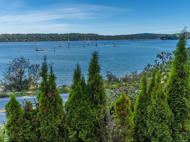 7403 S Island Highway, Fanny Bay, BC, V0R 1W0 - 3