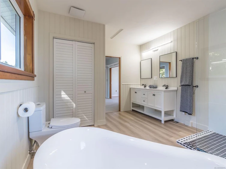 7403 S Island Highway, Fanny Bay, BC, V0R 1W0 - 64