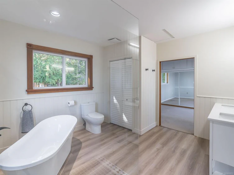 7403 S Island Highway, Fanny Bay, BC, V0R 1W0 - 65