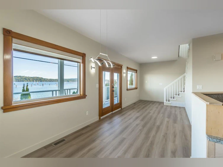 7403 S Island Highway, Fanny Bay, BC, V0R 1W0 - 73