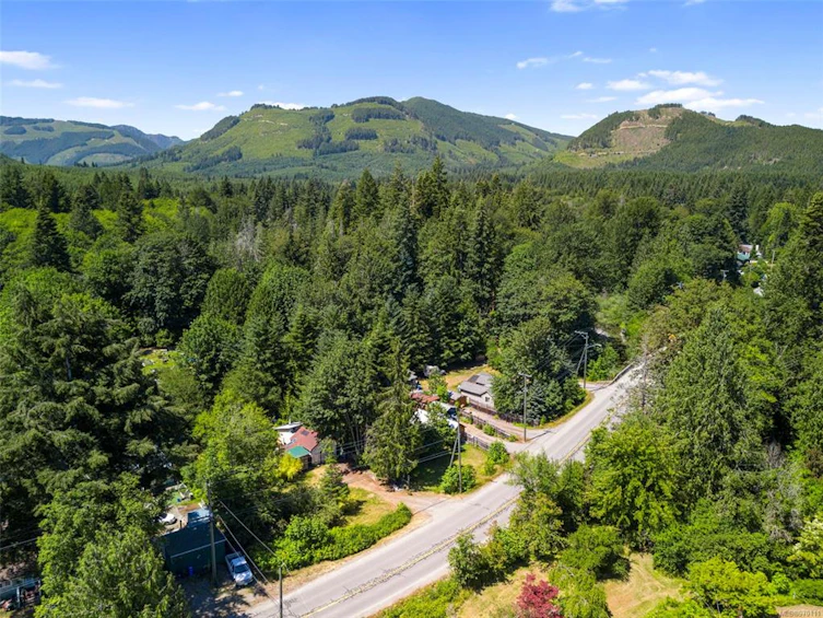 10226 South South Shore Road, Honeymoon Bay, BC, V0R 1Y0 - 3