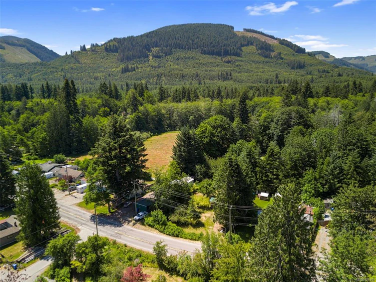 10226 South South Shore Road, Honeymoon Bay, BC, V0R 1Y0 - 4