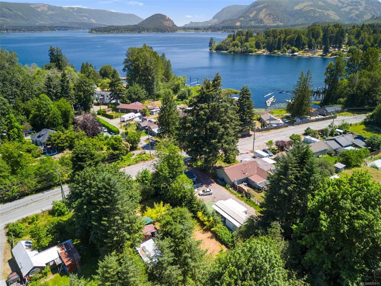 10226 South South Shore Road, Honeymoon Bay, BC, V0R 1Y0 - 9