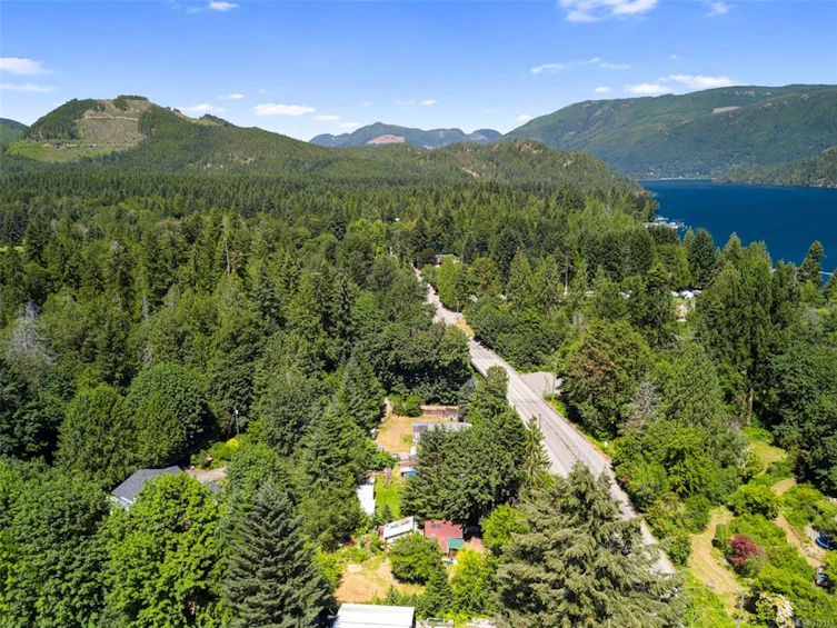 10226 South South Shore Road, Honeymoon Bay, BC, V0R 1Y0 - 38