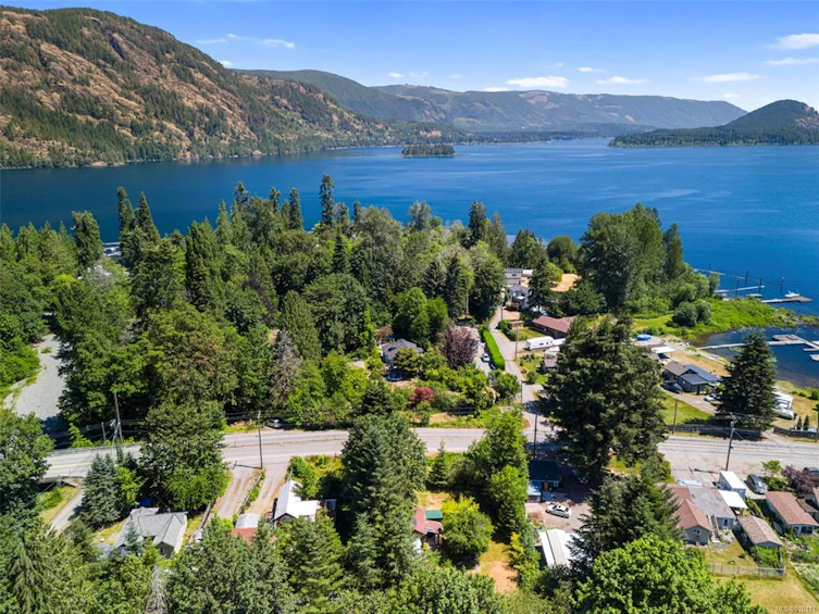 10226 South South Shore Road, Honeymoon Bay, BC, V0R 1Y0 - 39