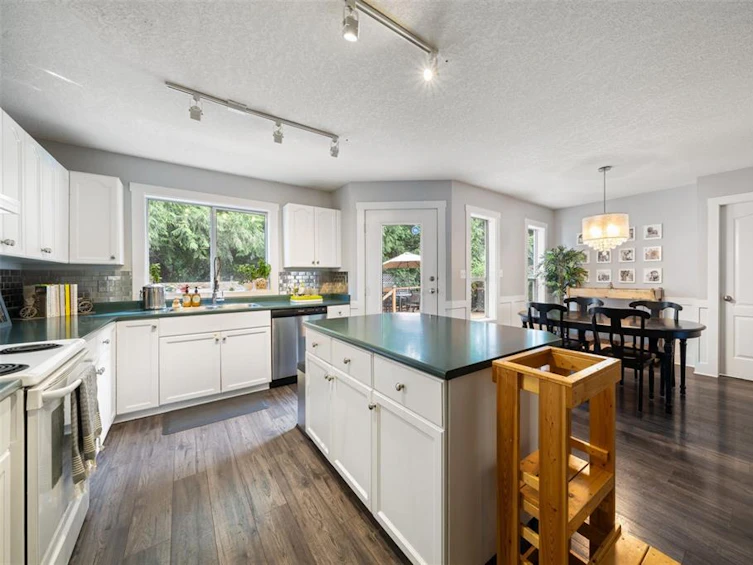 5933 Highland Avenue, Duncan, BC, V9L 1L7 - 9