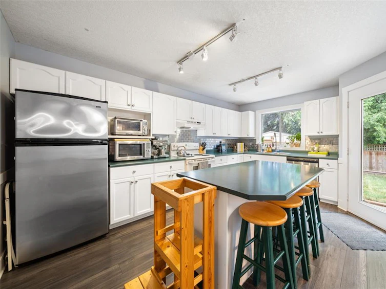 5933 Highland Avenue, Duncan, BC, V9L 1L7 - 10