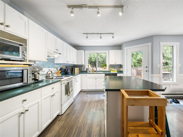 5933 Highland Avenue, Duncan, BC, V9L 1L7 - 11