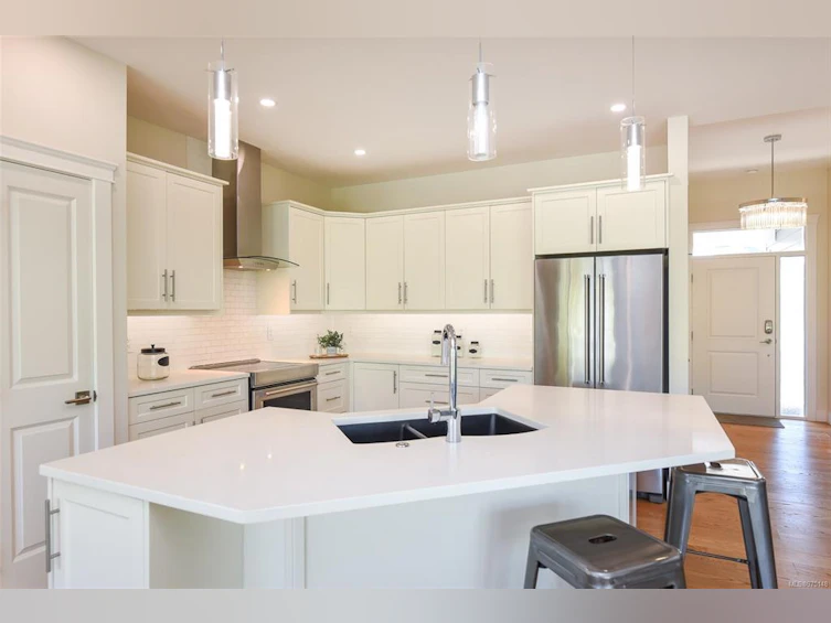 4018 Southwalk Drive, Courtenay, BC, V9N 0B4 - 4