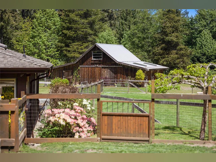 1560 Winchester Road, Hilliers, BC, V9K 1Y2 - 37
