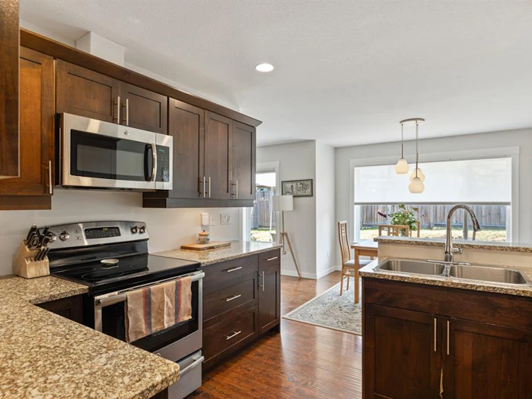 2601 Kendal Avenue, Cumberland, BC, V0R 1S0 - 13