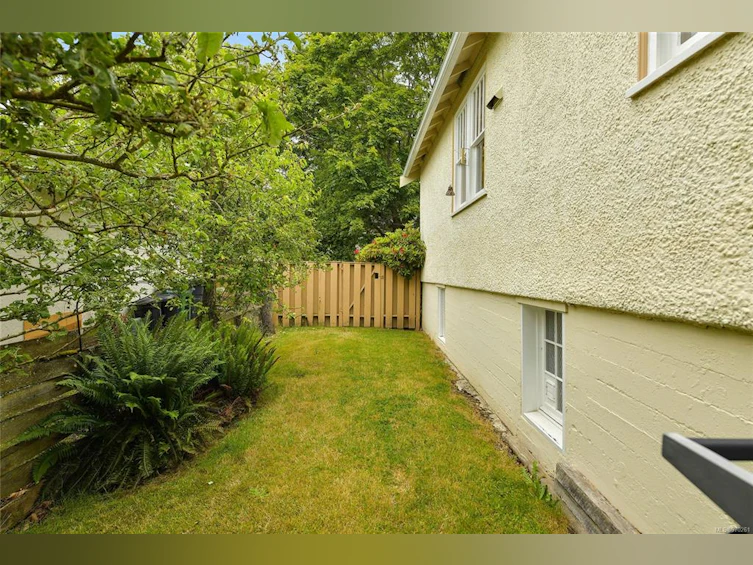 1899 Forrester Street, Saanich, BC, V8R 3G7 - 26