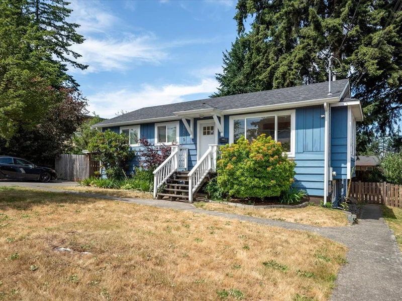 1240 Strathmore Street, Nanaimo BC V9S 2L9