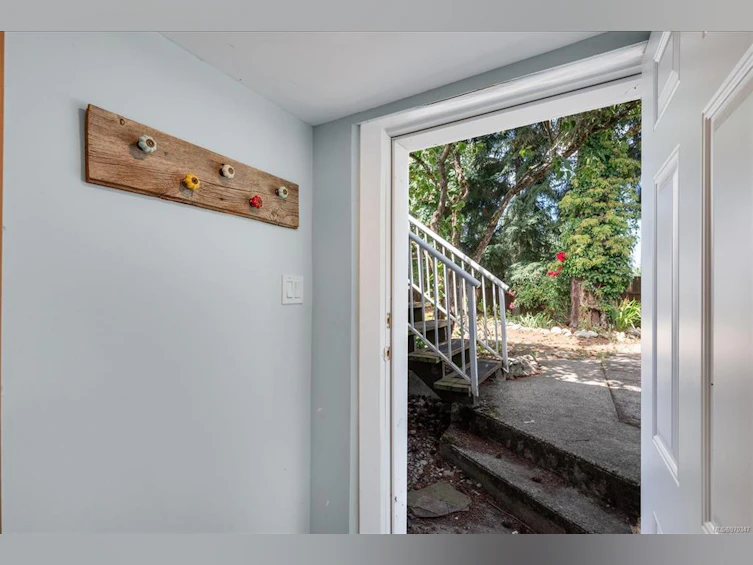 1240 Strathmore Street, Nanaimo, BC, V9S 2L9 - 34