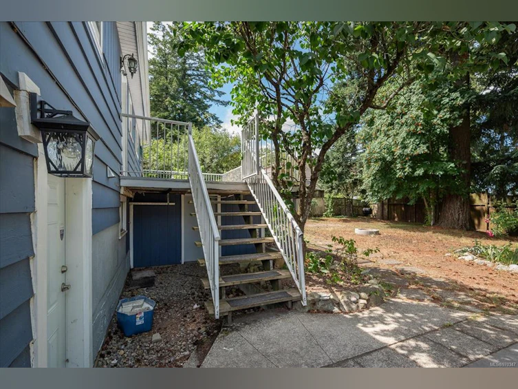 1240 Strathmore Street, Nanaimo, BC, V9S 2L9 - 36