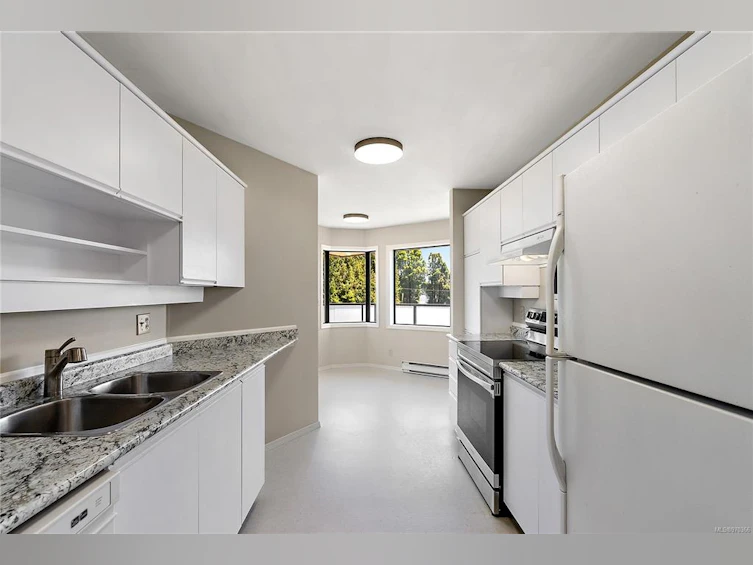 311-3900 Shelbourne Street, Saanich, BC, V8P 4H8 - 12