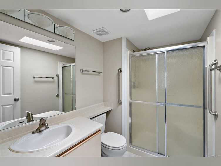 311-3900 Shelbourne Street, Saanich, BC, V8P 4H8 - 21